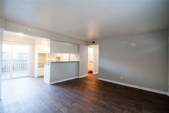 A25 - 2506 Manor Cir, Home with 2 bedrooms, 1 bathrooms and 1 parking in Austin TX | Image 7