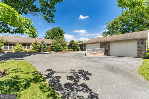 1997 Brandt Rd, ANNVILLE, PA, 17003-8818 | Card Image