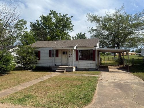 813 W College Ave, Seminole, OK, 74868-3824 | Card Image