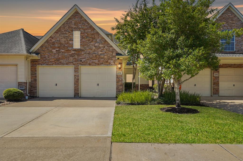 Ridge Wood Ln, Sugar Land, TX 77479