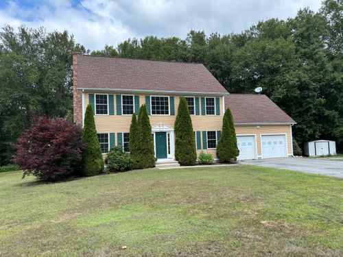 16 Cove Brook Ln, Uncasville, CT, 06382-1047 | Card Image