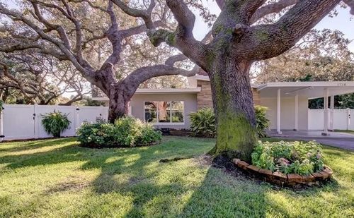 1320 Augusta Ln S, ST PETERSBURG, FL, 33707-3912 | Card Image