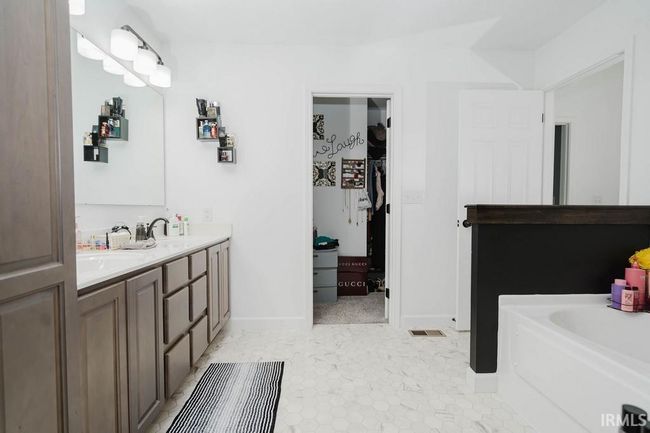 1811 S Spiceland Pike, House other with 4 bedrooms, 3 bathrooms and null parking in New Castle IN | Image 17