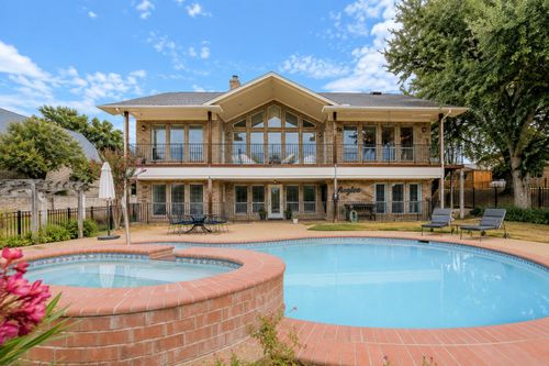 9210 Ravenswood Rd, Granbury, TX, 76049-8910 | Card Image