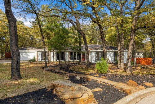 504 Chisolm Ct, Colleyville, TX, 76034-7033 | Card Image