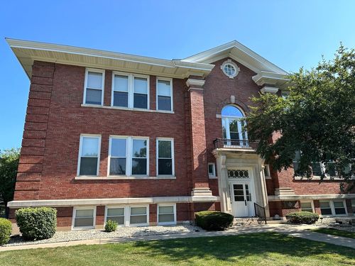 1d-730 N Seminary Ave, Woodstock, IL, 60098-2989 | Card Image