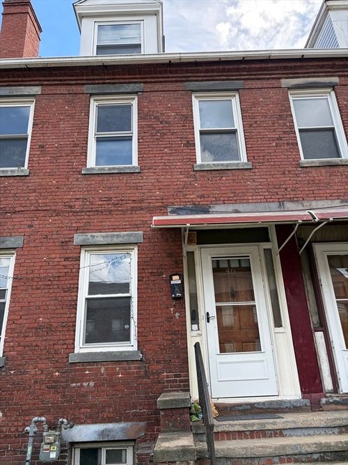 46 Canal St, Holyoke, MA, 01040-5848 | Card Image