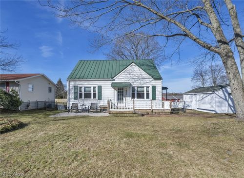 1932 Issaquah St, Cuyahoga Falls, OH, 44221-4427 | Card Image