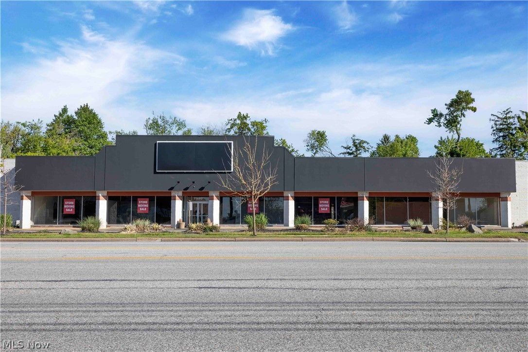 Commercial Sale in Mentor 3