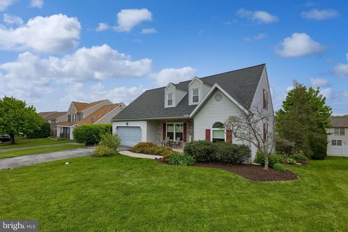 3949 Birchwood Ln, COLUMBIA, PA, 17512-9223 | Card Image