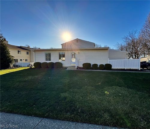 346 Deepwood Dr, Wadsworth, OH, 44281-9448 | Card Image