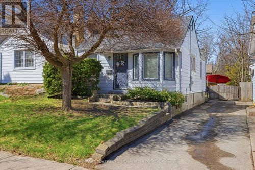 56 Thomas Janes Dr, London, ON, N6C2G9 | Card Image