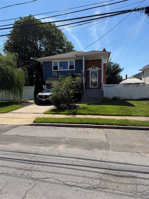 708 Parsonage St, Baldwin, NY, 11510-4330 | Card Image