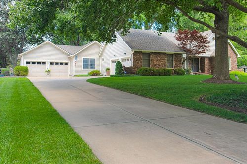 16316 Glenwood St, Stilwell, KS, 66085-9343 | Card Image