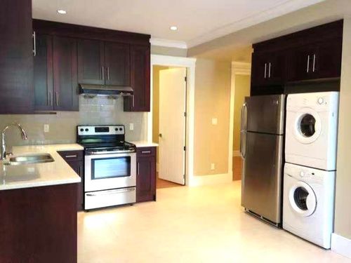 8XX W 61 Avenue, Vancouver, BC, V6P2B8 | Card Image