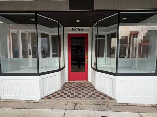 {{alt}} | Card Image