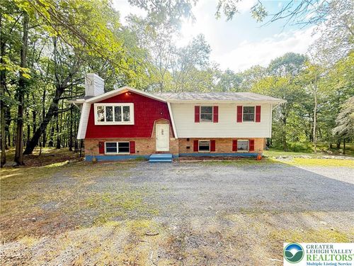 4344 Pine Ridge Dr, Bushkill, PA, 18324-8421 | Card Image