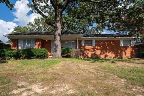 5104 N Cedar St, North Little Rock, AR, 72116-6656 | Card Image