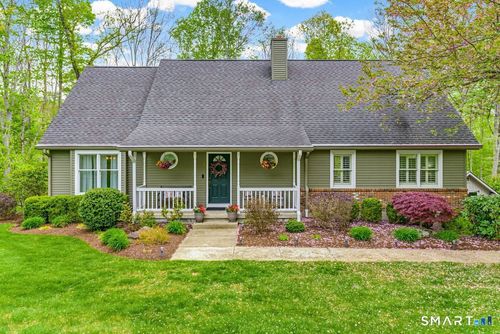 9 Brooks Ln, Ivoryton, CT, 06442-1111 | Card Image