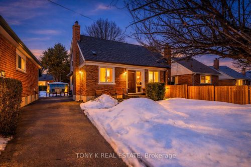 23 Scotswood Rd, Scarborough, ON, M1R3N3 | Card Image