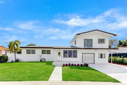 1-980 W 45th Pl, Hialeah, FL, 33012-3540 | Card Image