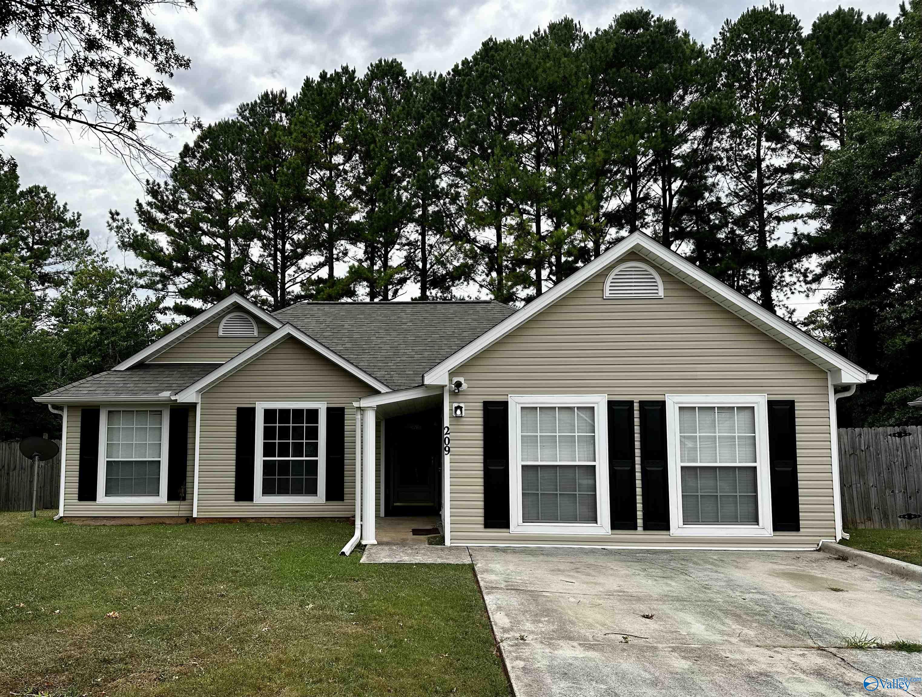Cypress Creek Dr, Madison, AL 35758