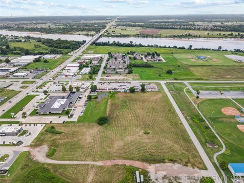 408 N Armstrong St, Bixby, OK, 74008 | Card Image