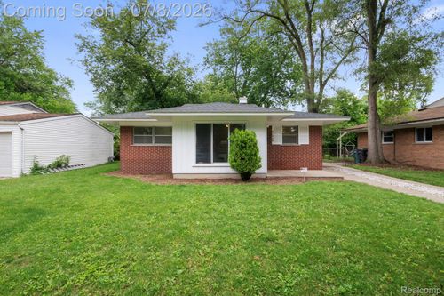 21920 Morton St, Oak Park, MI, 48237-2930 | Card Image