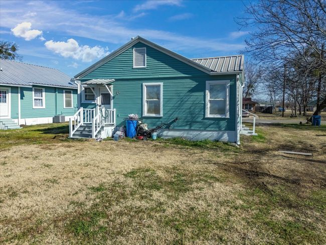 207 S Hinckley St, House other with 2 bedrooms, 1 bathrooms and null parking in Blooming Grove TX | Image 6