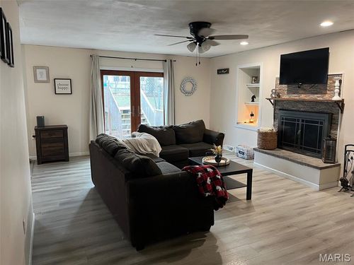 315 Lilac Dr, Potosi, MO, 63664-1915 | Card Image