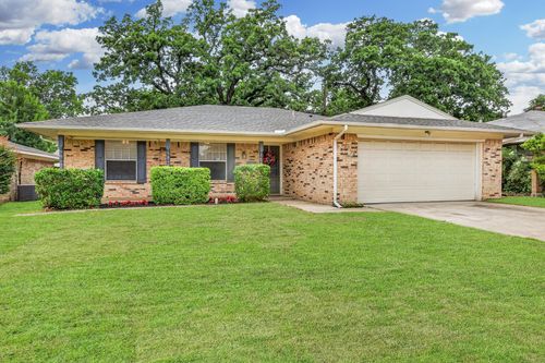2132 Sandy Ln, Irving, TX, 75060-5641 | Card Image