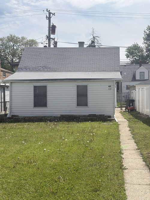 421 25th Ave, Bellwood, IL, 60104-1902 | Card Image