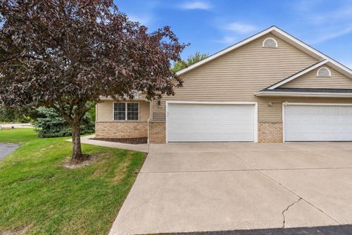 674 County Road H Road, Kewaskum, WI, 53040 | Card Image
