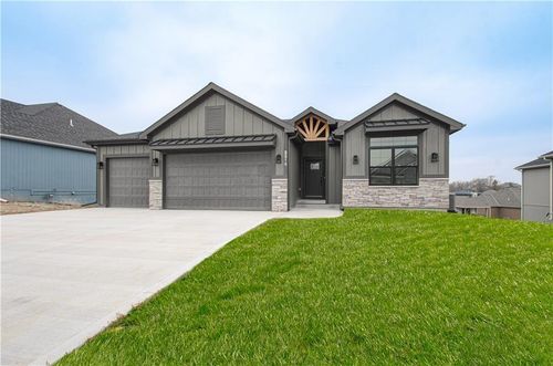 2316 Larkspur Ln, Kearney, MO, 64060-7362 | Card Image