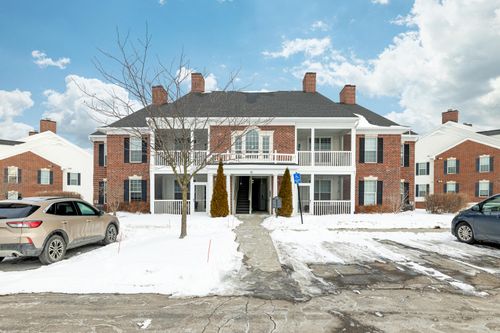 70-1062 W Summerfield Glen Cir, Ann Arbor, MI, 48103-9166 | Card Image