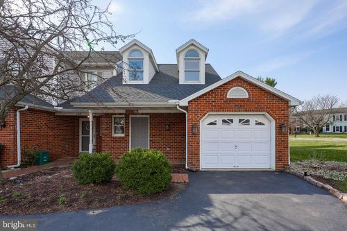 100 Pepperton Ct, Lititz, PA, 17543-8007 | Card Image