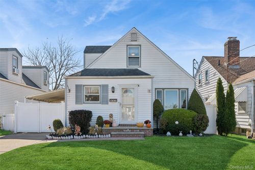 241 Marshall Avenue, Hempstead, NY, 11552 | Card Image