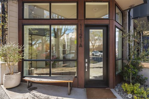 a-1121 34th Ave, Seattle, WA, 98122-5138 | Card Image