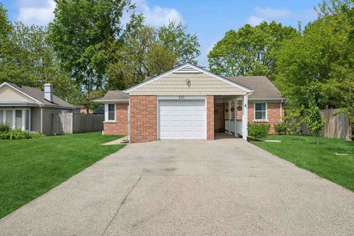637 Hibbard Rd, Wilmette, IL, 60091-2042 | Card Image