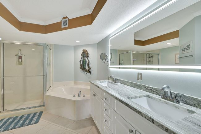 APT-1404 - 5049 N Highway A1a, Condo with 3 bedrooms, 2 bathrooms and null parking in Hutchinson Island FL | Image 32