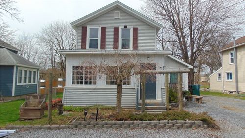 11 Reed St, Waterloo, NY, 13165-1305 | Card Image