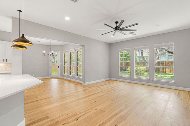 family room | Image 14