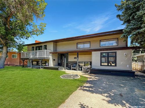 1311 Jubilee Dr, Swift Current, SK, S9H2A5 | Card Image