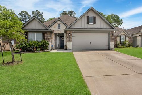 108 Alessandra Way, Huntsville, TX, 77320-2134 | Card Image