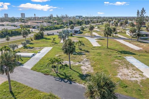13631 Catbird Dr, FORT MYERS, FL, 33908-5805 | Card Image