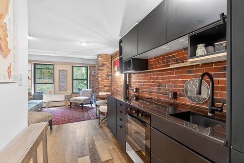 1-17 Grove St, Boston, MA, 02114-3408 | Card Image