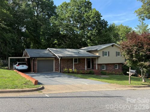 1130 16th Ave Nw, Hickory, NC, 28601-2247 | Card Image