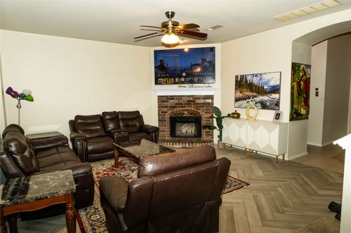 2000 Uvalde Dr, Forney, TX, 75126-5153 | Card Image