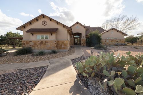 204 Skyline Rd, Georgetown, TX, 78628-3822 | Card Image