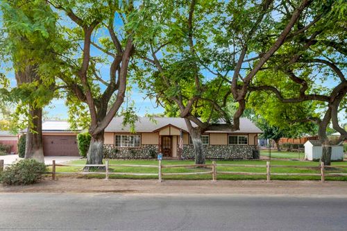 2147 Raymond Ave, Ramona, CA, 92065-3033 | Card Image